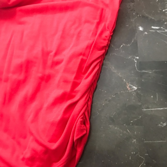 Brand new short sleeve blouse/ vneck/ scrunched sides - Picture 7 of 8